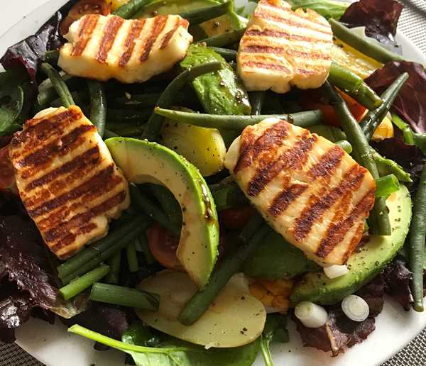 Avo Halloumi Salad