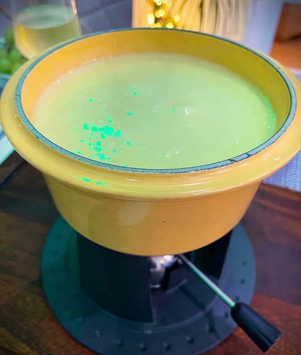 Bev’s Cheese Fondue